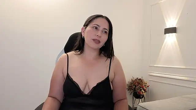 valeriavg live cam on StripChat