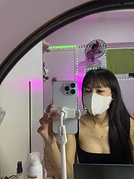Lov3lily webcam