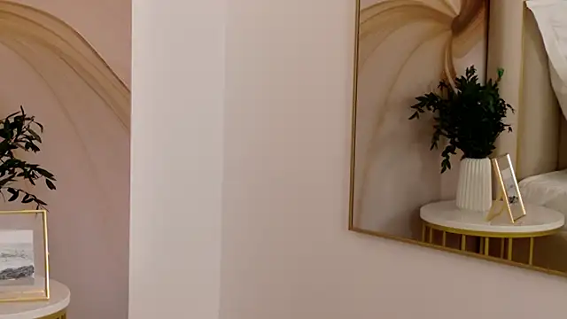 milaleoneli live cam on StripChat