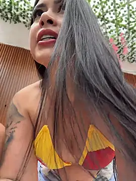 CristalLeyner live cam on StripChat