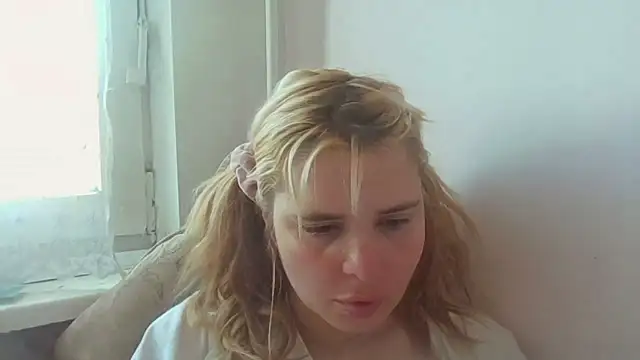 HornyElena webcam