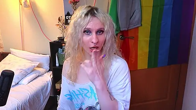 Lori_Myaf webcam
