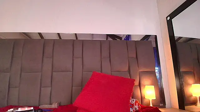 SELENA_BIGBOOBS webcam