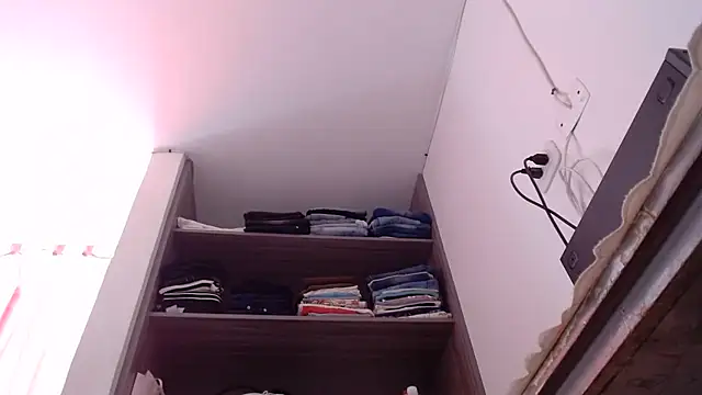 nicolle_milf1978 webcam