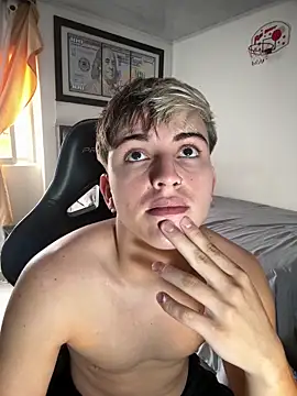 Lucas_Venom webcam