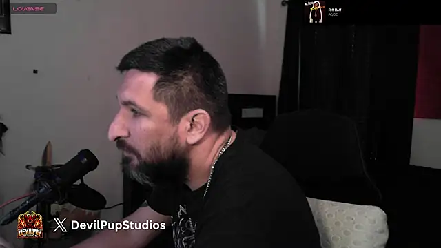 DevilPup75_ webcam