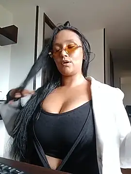 Esmeralda333 webcam