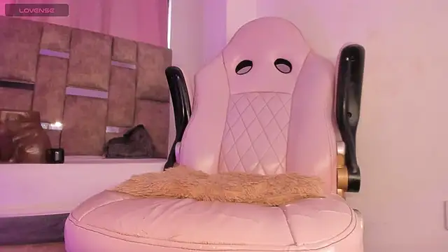 Mia_royal webcam