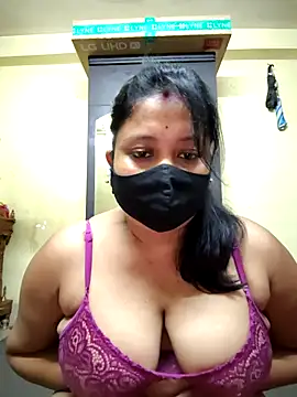 Curvy_Trisha