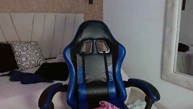 AliceSmity__ webcam