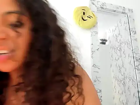 Shanom01 webcam