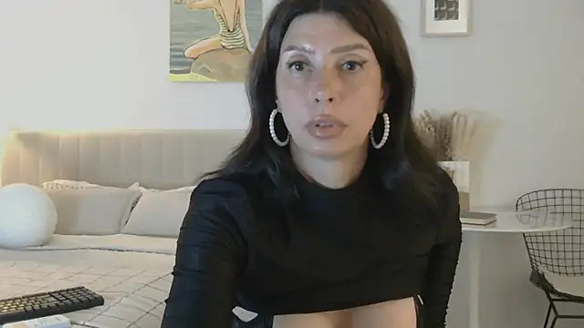 WhiteQueen888 webcam