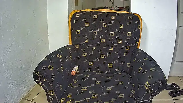 GoldenPussyXOXO webcam