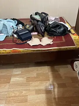 Mina048 webcam