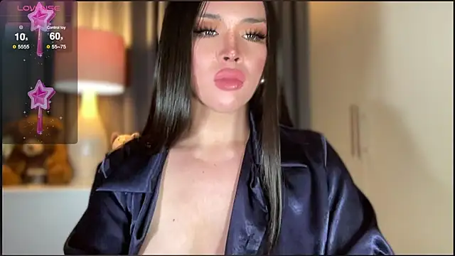 MISSANACONDA live cam on StripChat