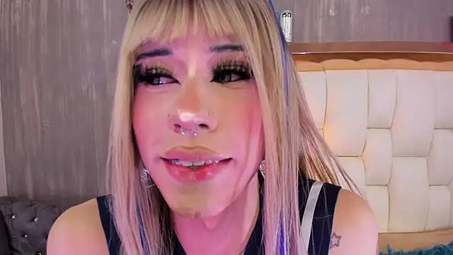 Foxxy_Doll's room