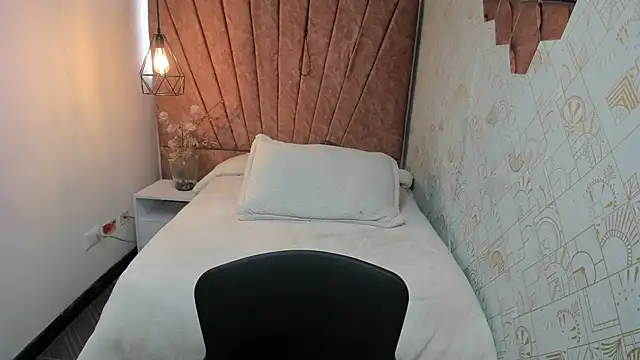 Zoe__Taylor__ webcam
