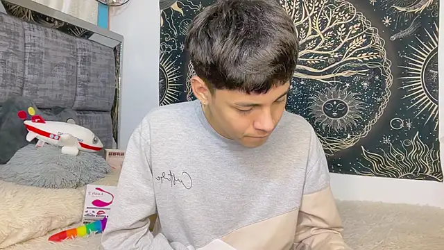 andy_belier23 (M twink) - have my Lovense remote with link