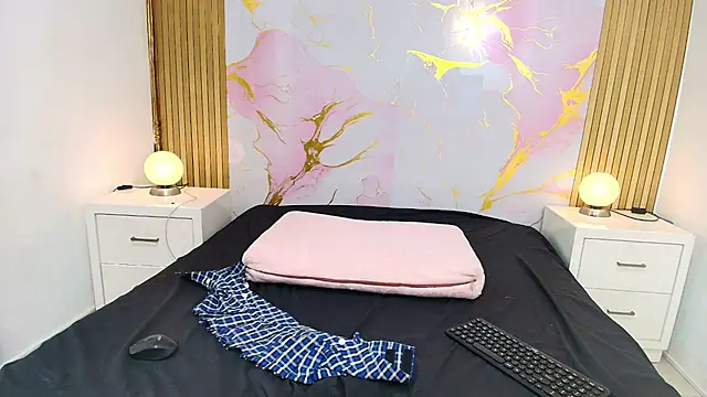 AprillRoss webcam
