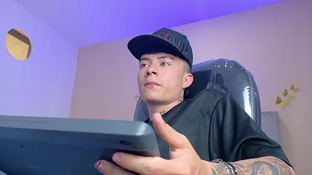 Nascary_Fox webcam