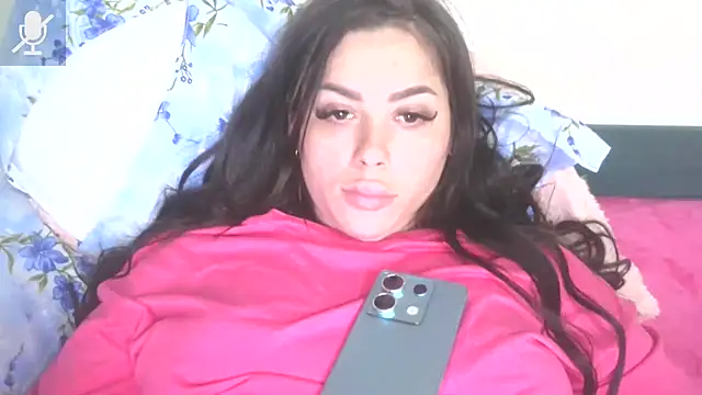 LovelyJulliette webcam