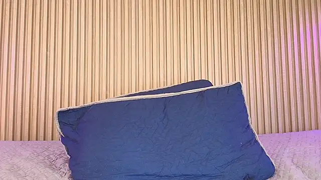 daiana_curly webcam