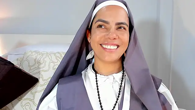 ClaraMariaMon webcam