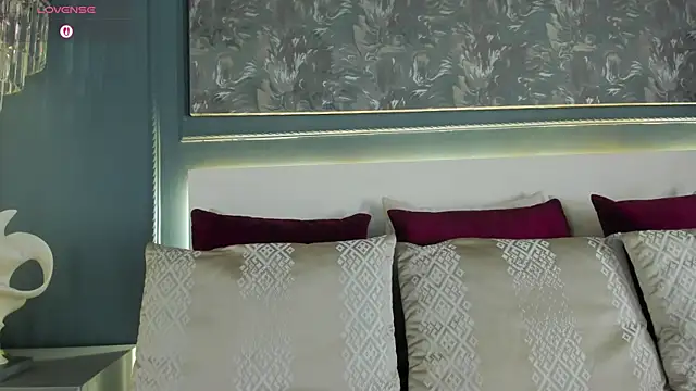 MiaKay1 webcam