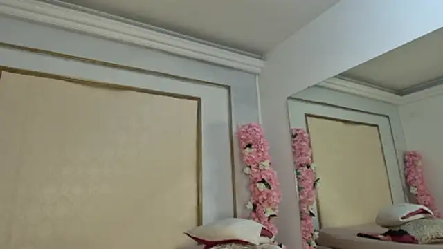 roxxana-queen - Roxxana-queen's free webcam - UK Sex Cams