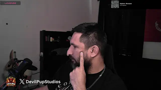 DevilPup75_ webcam