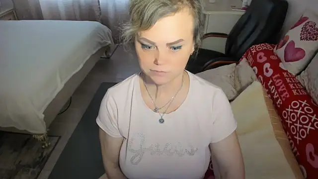 MildMature webcam