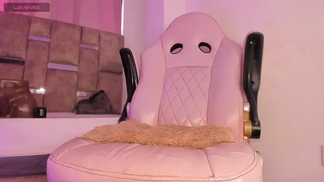 Mia_royal webcam