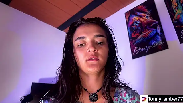 77_tonny (Ask my age) - rides amber hard....