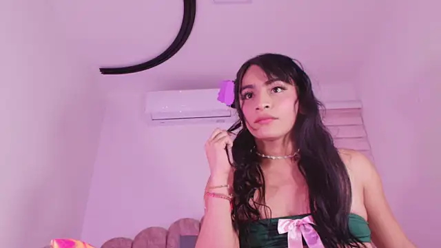 Malaia_thompson_ webcam