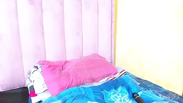 SexySlimTeaXx webcam