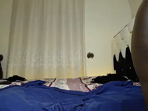 KinkQueenLove webcam