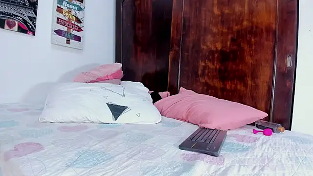Arianaa_w webcam