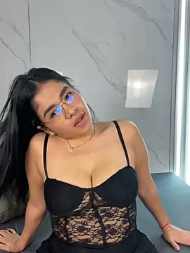 valentinaluciana - ValentinaLuciana's free webcam - UK Sex Cams