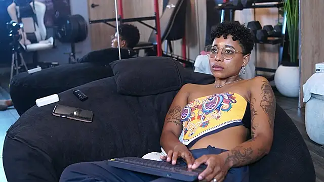 kelly_thomson (F young) - blowjob delicious
