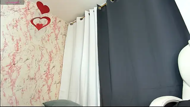 UrNewFantasy webcam