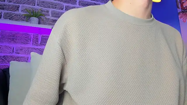 noah_ricci webcam