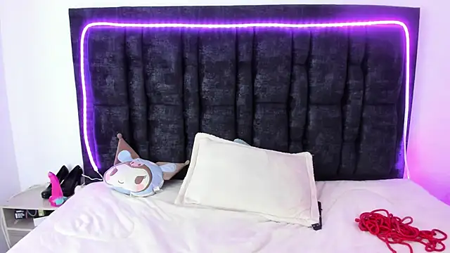Aurora_Doll_ webcam
