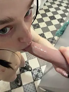 Mia_Mia_M webcam