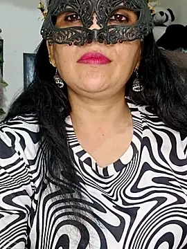 BhabhiPooja69 webcam