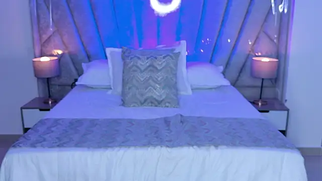 Layla_Breezee webcam