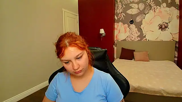 AngelinaLow webcam