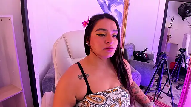 KendraDiorr_ webcam
