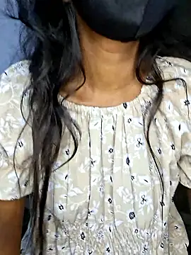 isha_zara webcam