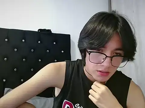 Matti_Mendez_ live cam on StripChat