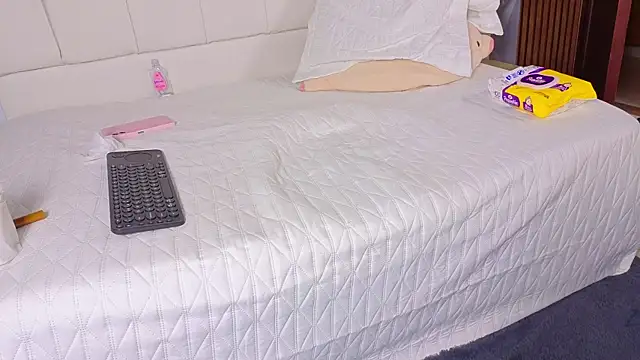 Isabella_Dawn webcam